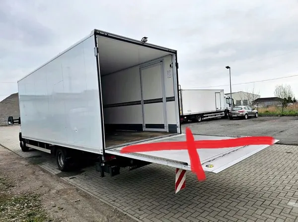 Iveco 70C 72C Containeraufzug - 1500kg Plattform image 3