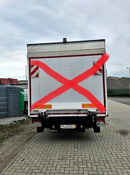 Iveco 70C 72C Containeraufzug - 1500kg Plattform image 6