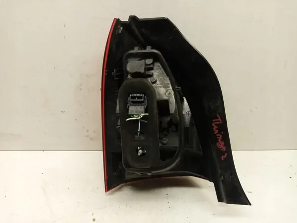LUZ TRASERA DERECHA RENAULT TWINGO II 8200387889 image 8