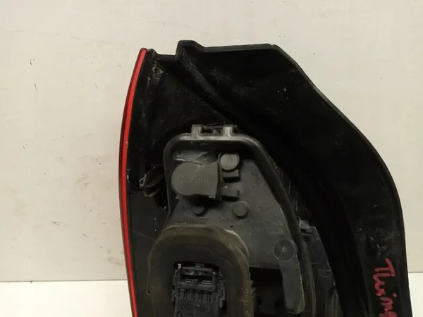 LUZ TRASERA DERECHA RENAULT TWINGO II 8200387889 image 9