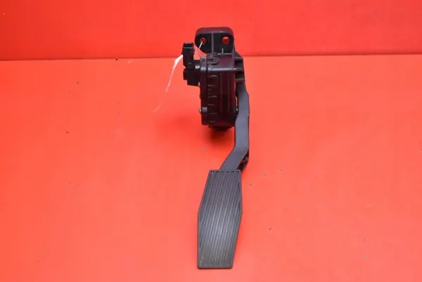 Kaasupoljin OEM 9157998 BK Opel Astra III:lle image 2