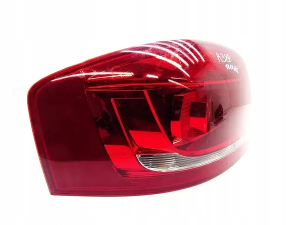 Lanterna traseira esquerda OEM 8P3945095A Audi A3 8P - Usada image 3