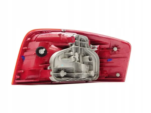 Lanterna traseira esquerda OEM 8P3945095A Audi A3 8P - Usada image 8