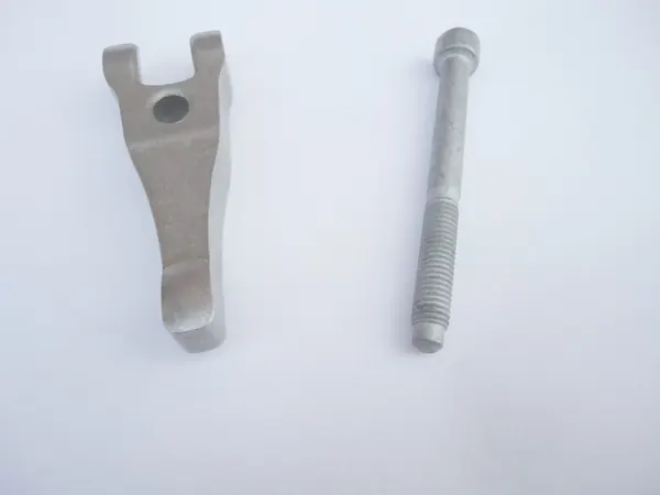 FORD KUGA MONDEO 2.0 TDCI Injektorfäste image 3