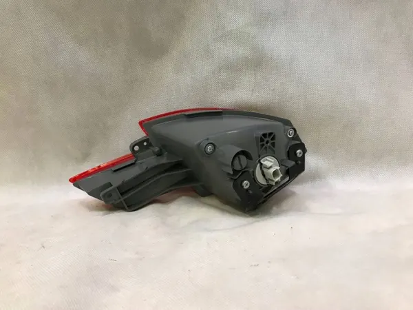 Feu arrière gauche antibrouillard Honda HR-V OEM W2176 image 3