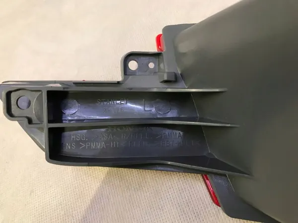Feu arrière gauche antibrouillard Honda HR-V OEM W2176 image 5