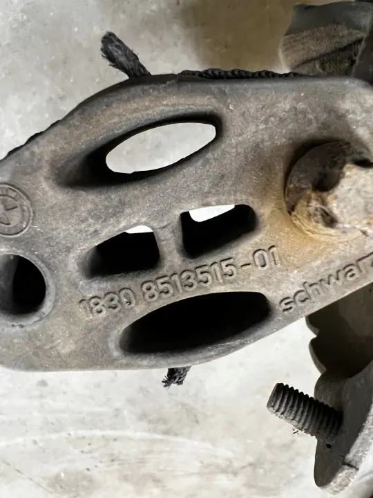 OEM 33316798811 Vaimenninpalkin kiinnike BMW 5/6/7-sarjaan image 3