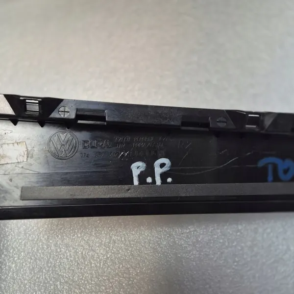 OEM 7P6837902 Garniture vitre avant droite Touareg image 5