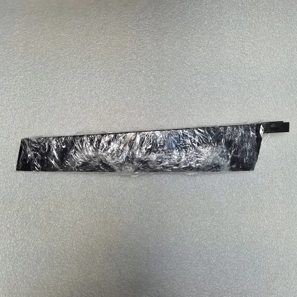 OEM 7P6837902 Garniture vitre avant droite Touareg image 9