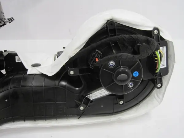 Verwarmingsventilator OEM 9801449380 voor Citroen DS5 Hybrid image 5