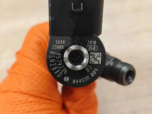 Inyector de combustible B47D BMW 2.0D G26 G30 G20 G01 OEM 8579236 image 5