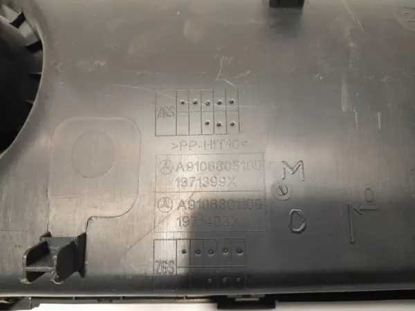 OEM A9106805100 Tampa Consola Mercedes Sprinter image 7