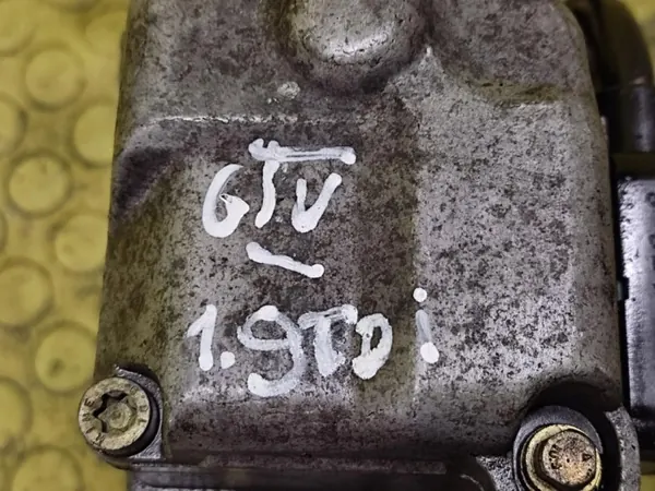 Ruiskutuspumppu VW Golf IV 1.9 TDI OEM 0460404977 image 10