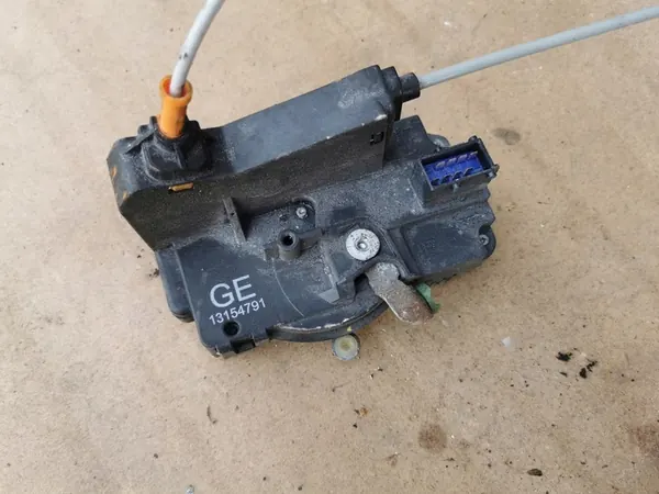 Fram vänster dörrlås Opel Meriva A 02-06 OEM 13154791 GE image 2