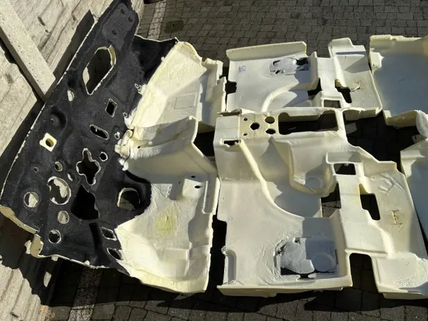 OEM 9831984180 Isolation plancher Peugeot 308 III image 3
