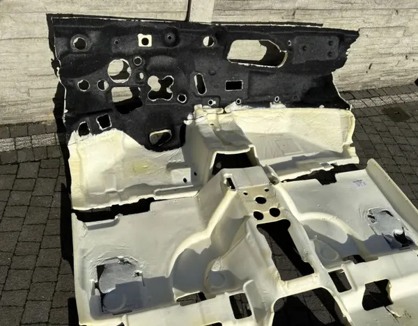 OEM 9831984180 Isolation plancher Peugeot 308 III image 4