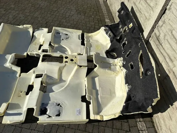 OEM 9831984180 Isolation plancher Peugeot 308 III image 5