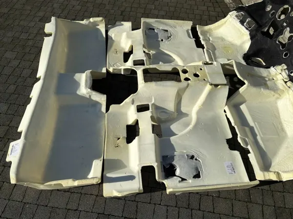 OEM 9831984180 Isolation plancher Peugeot 308 III image 6