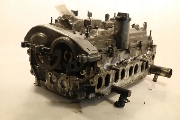 Culata de Motor Usada OEM 31K114096 para Lexus IS 2.2D image 3
