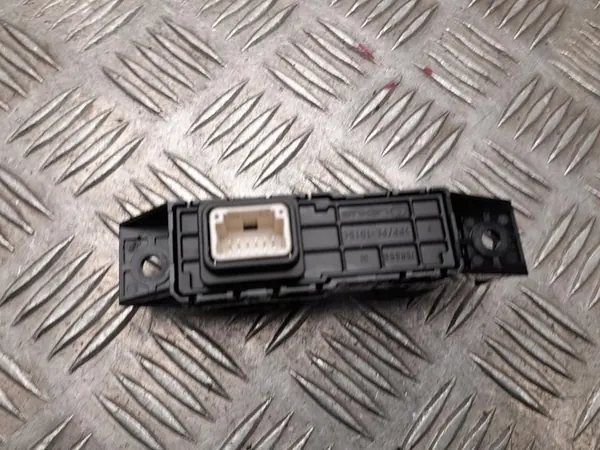 Interruptor de freio de estacionamento elétrico - Lexus LBX 2025 75R868 image 2