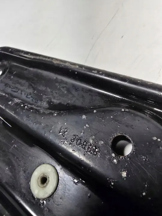 BMW X7 G07 Kiinnitystuki OEM UCHWYT WSPORNIK image 5