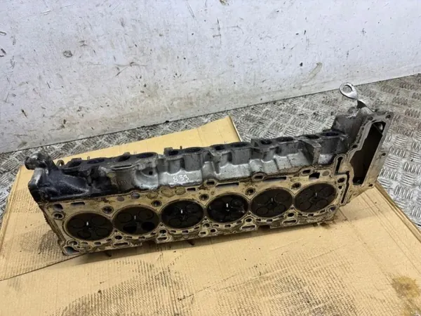 BMW Moottorin Pää OEM 155732601 5-sarja F10 3.0L image 2