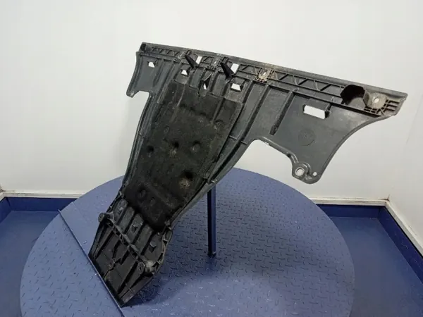 Cobertura Plástica Subchassis Skoda OE 1EA825102F image 9