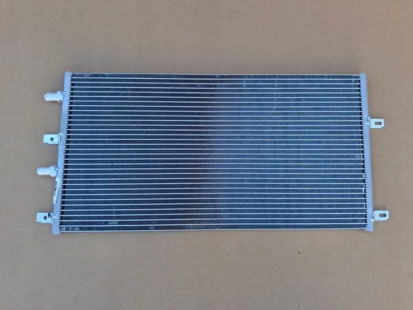 Iveco OE 5801255826 Radiador de turbocompresor image 2