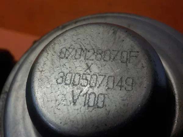 EGR-venttiili VW Touareg 2.5 TDI 070128070F 070128073 image 4