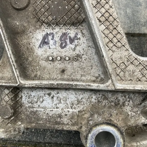 Suporte dianteiro alumínio OEM 5Q0199369G - Usado image 4