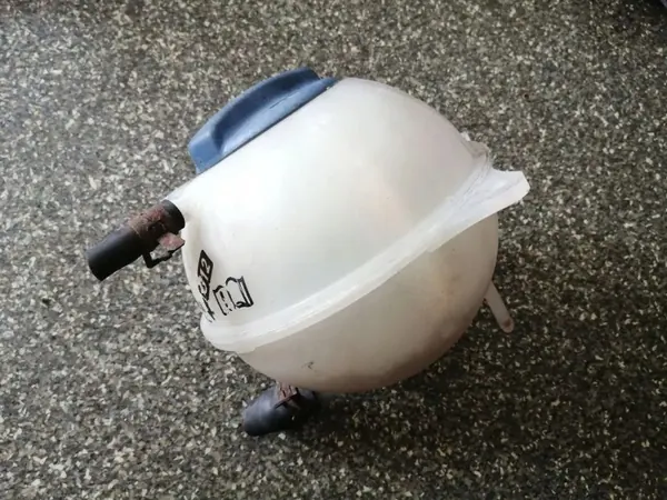 Réservoir d'expansion VW Polo 6N2 OEM 6N0121407B image 2