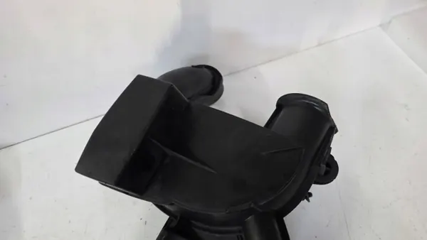 OEM 8201300154 Résonateur d'air pour Renault Scenic III 1.2 TCE image 3
