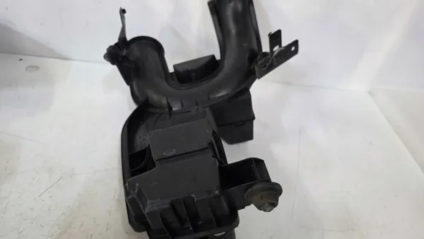 OEM 8201300154 Résonateur d'air pour Renault Scenic III 1.2 TCE image 4