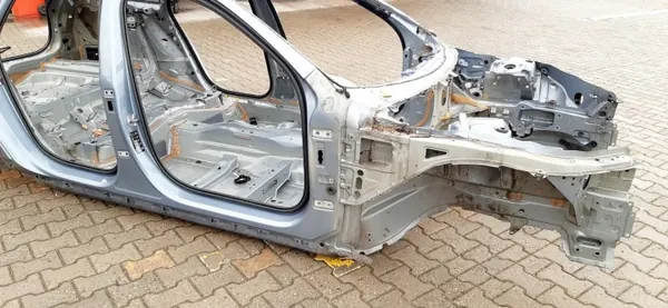 Volvo V90 Höger framskärm OEM 135315135 image 8