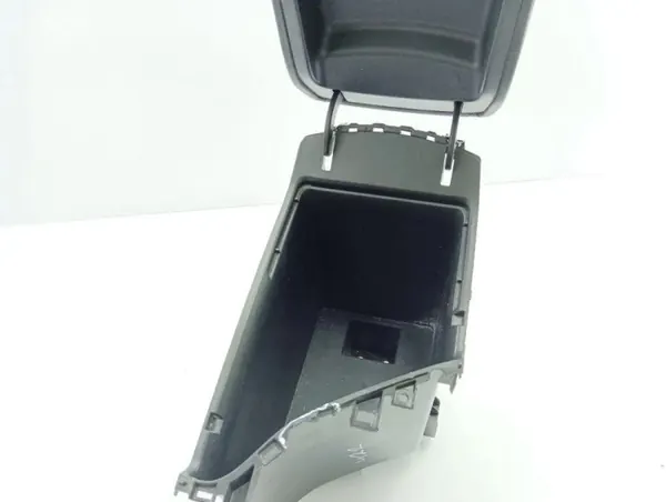 Reposabrazos túnel central OEM 846903Z900 Hyundai i40 image 4