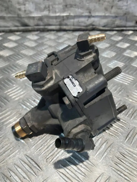 Soupape Mercedes Actros MP4 12r Euro 5 OEM 9730113010 image 2