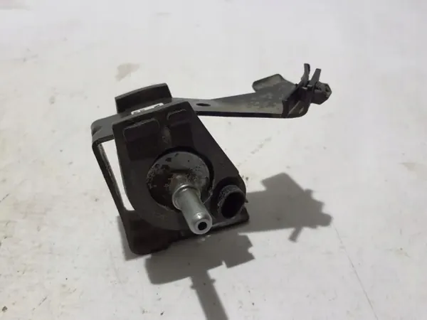 Bomba de combustible calefacción auxiliar Volvo XC90 OEM 32275887 image 3