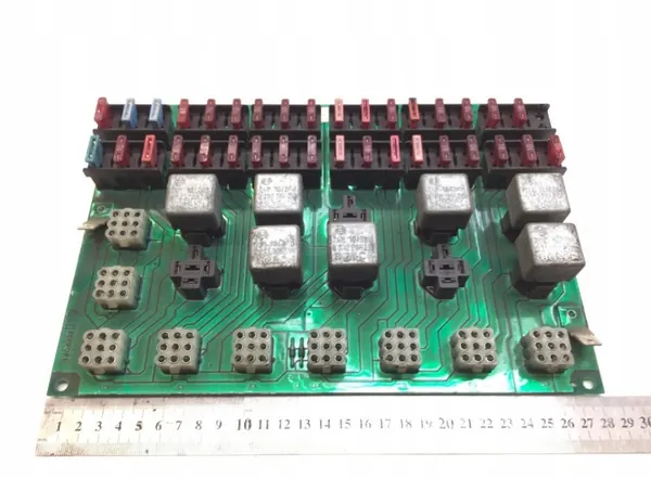 OEM 1618770 Volvo Plaque à fusibles PCB image 2