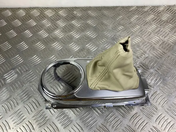 Marco de funda palanca cambios OEM P13772B33000 Infiniti image 8