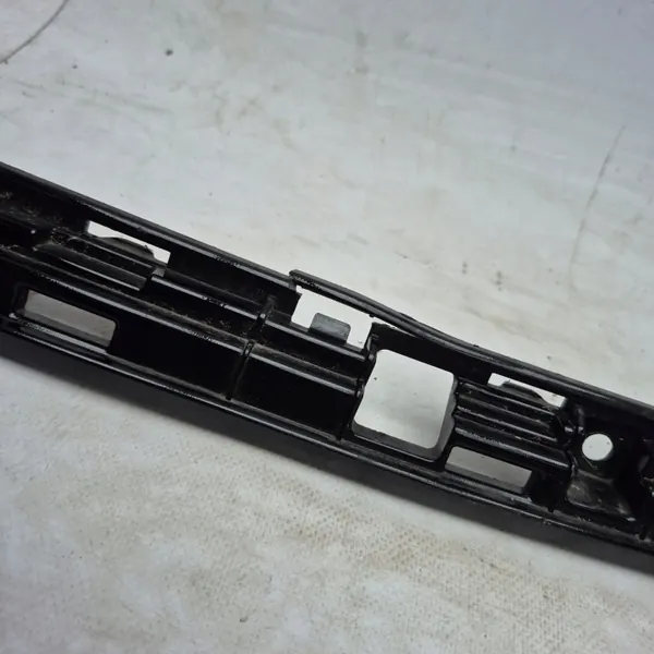 OEM 86539-HF100 Etupuskurin Lista Hyundai Kona Sähköautolle image 10