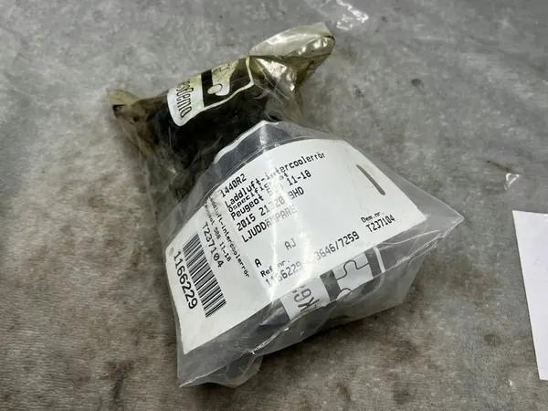 Tubo dell'aria 1440R2 OE Citroen Peugeot 1.6 HDI image 2