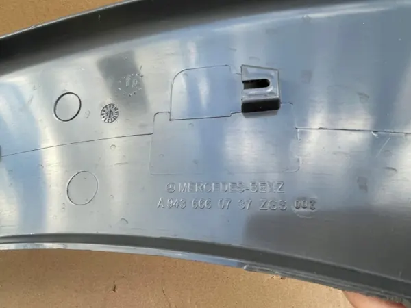 Couvercle de marche droit Mercedes Actros MP3 OEM A9436660737 image 6