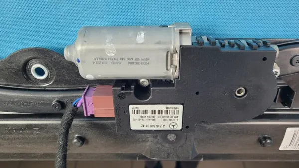 Techo Solar Mercedes OEM A2187800629 CLS 350 image 10