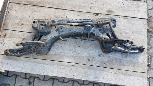 Ford Fiesta 2011 Etuakselin Palkki image 2