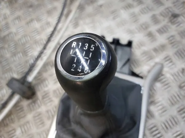 Vaihdepyörä 2008 Opel Astra H 55350266EK image 2