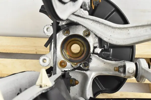 Bakre vänstra nav A2223500941 Mercedes-Benz W222 image 4