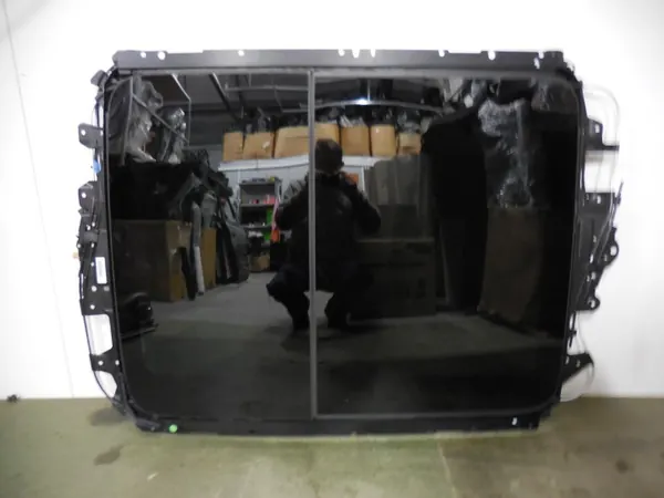 Audi A8 D4 Panoramakatto OEM 4H4677041DHC1 image 2