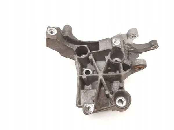 Audi A4 B8 ohjauspumpun kiinnike OEM 059145159A image 3