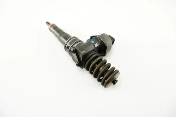 Pompe à carburant Bosch d'occasion OEM 0414720215 image 3