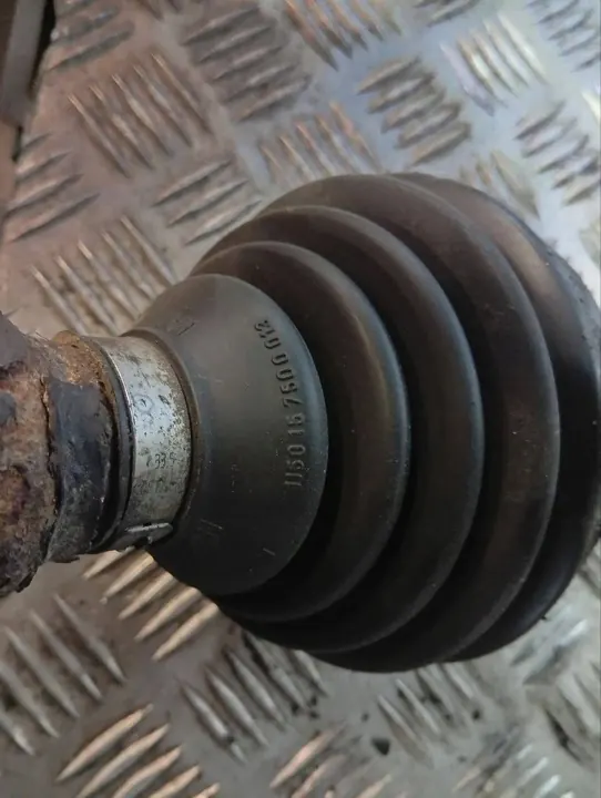 Volkswagen Bora 2002 Främre vänster halvmuff image 5